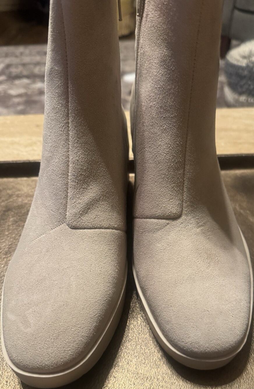 Vionic Beige Suede Ankle Wedge Boots Side Zip Round Toe Women’s US 10